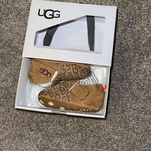 Uggs 2/3 in the box!